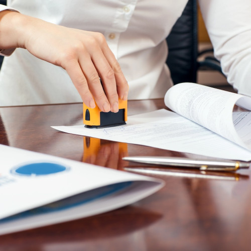 Numărul angajaților la stat din Sibiu care muncesc mai mult de 12 ore pe zi, conform datelor ministerului