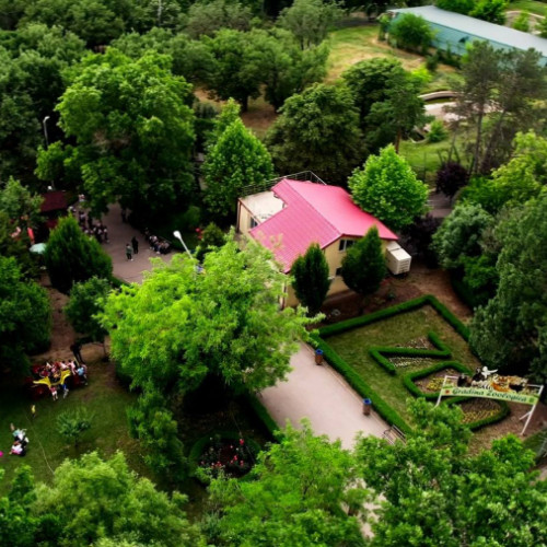 Evenimentul StreetFest s-a încheiat, iar localnicii pot profita de ziua libere pentru a se bucura de natură și relaxare. Potrivit președintelui Consiliului Județean Galați, Costel Fotea, zilele următoare, mai multe obiective turistice din județ vor fi deschise gratuit pentru public.