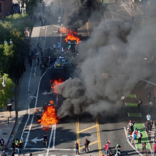 Trump cere trupe în Los Angeles pentru ridicarea violențelor de duminică