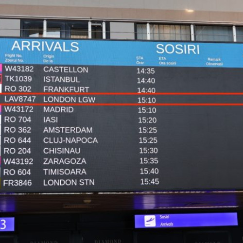 Cursa specială cu români deportați din Marea Britanie aterizează pe Aeroportul Otopeni cu întârziere