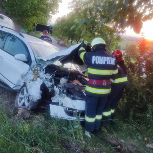 accident rutier în cluj: un autoturism a ieșit în afara drumului
