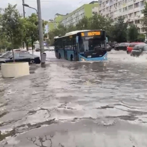 Furtuna puternică în București, un semnal de alarmă pentru schimbările climatice