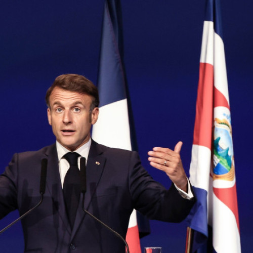 Emmanuel Macron nu exclude din nou dizolvarea parlamentului francez pentru noi alegeri