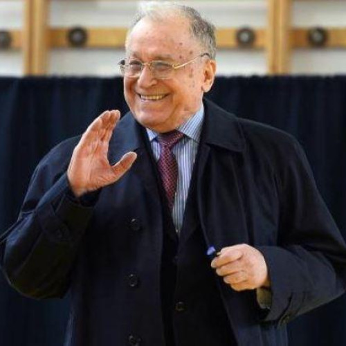 Ion Iliescu, internat în urma unor investigații medicale