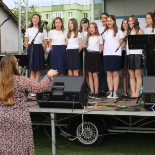 ziua scolii din 1 decembrie, o aniversare plină de energie și tradiție