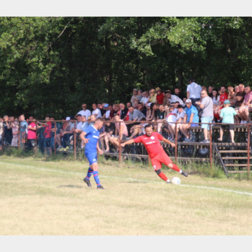 Derby-ul Ligii a V-a din Poieni de Jos s-a încheiat cu egalitate în ciuda temperaturilor extreme