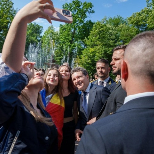 Nicușor Dan a avut o întâlnire populară la Chișinău în cadrul primei sale vizite oficiale