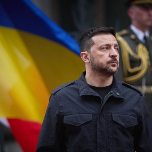 Ucraina își menține curajul în fața provocărilor, deși șansele de a câștiga pe câmpul de luptă par a scădea după revenirea lui Donald Trump la Casa Albă. Potrivit unui articol publicat pe digi24.ro, perspectiva unui viitor sigur pentru Kiev devine tot mai dificilă odată cu schimbarea politicii americane, iar calea spre independență și suveranitate pare mai îngustă. Cu toate acestea, oficialii și experții consideră că Ucraina încă dispune de strategii și resurse pentru a-și continua lupta, chiar și fără sprijinul total al S.U.A., așa cum a fost acordat în anii anteriori.