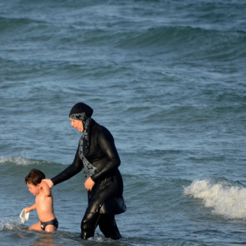 siria impune un nou cod vestimentar pentru plaje, conform regimului islamist