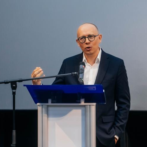 Florin Negrutiu: românii sunt "fezandati" cu tot felul de taxe pentru a se obișnui cu situația