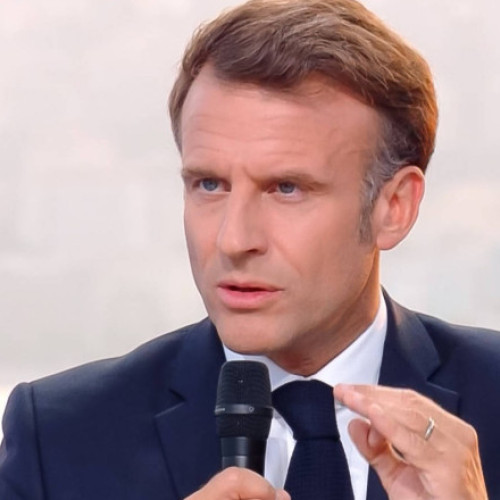 Macron intenționează să interzică accesul copiilor sub 15 ani la rețelele sociale în Franța