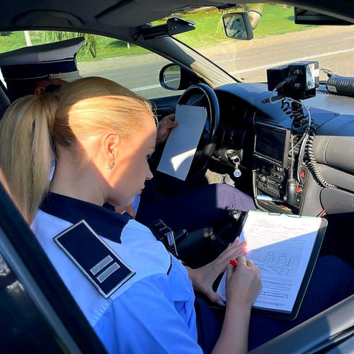 Un șofer din Botoșani, amendat cu 1.000 lei după o întâlnire cu poliția în trafic