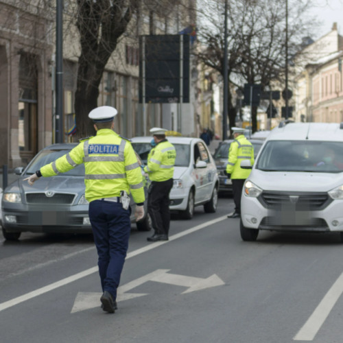 Peste 900 de amenzi aplicate de polițiști în trafic