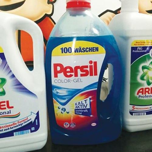 femeie din hunedoara, condamnată pentru vânzarea de produse contrafăcute la târg