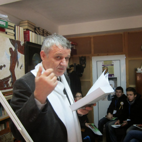 Viorel Dinescu, poet din Galați, a primit premiul „Opera Omnia” la Târgu Ocna