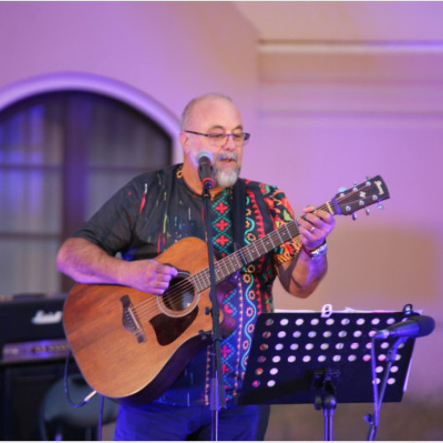 Raul Silaghi lansează noul său album „Romantici pasageri” în Oradea