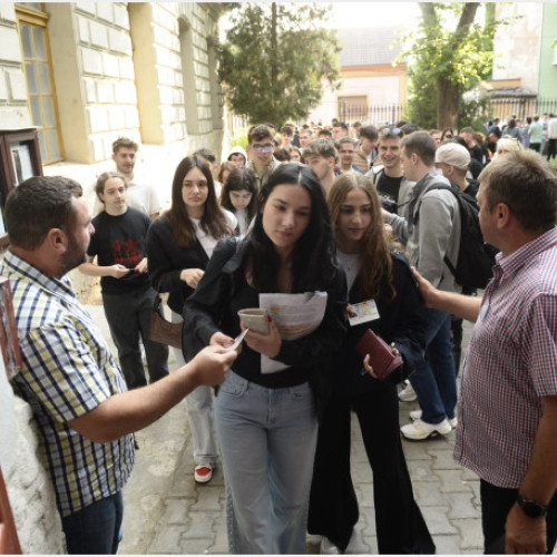 Proba a doua la bacalaureat, desfășurată în Bihor, a avut loc miercuri, 11 iunie, în cele 13 centre de examen. Potrivit informațiilor, au fost prezenți 2.610 candidați, iar 32 au absentat, fără să fie eliminat vreun elev.