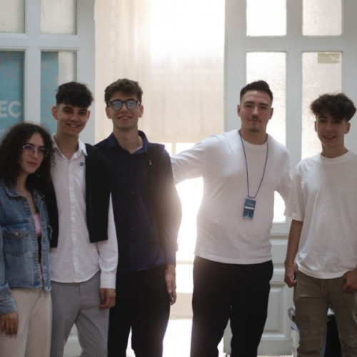 Delegatie a Consiliului Județean al Elevilor Galați a participat la sesiunea regională de formare pentru elevii reprezentanți din regiunea Sud-Est, care a avut loc la Colegiul Național "Spiru Haret" din Tulcea. Potrivit informațiilor citate de viata-libera.ro, evenimentul a avut scopul de a dezvolta abilități importante pentru reprezentanța elevilor.