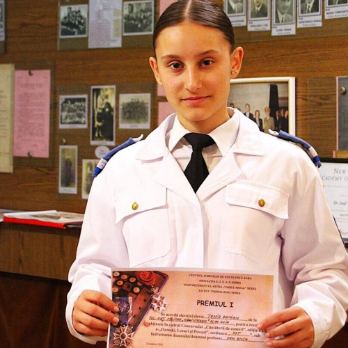 eleva sergent Tania Damian câștigă premiul I la concursul de istorie despre strămoși