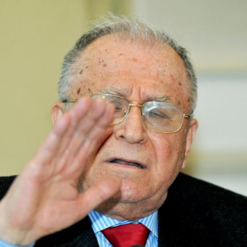 Ion Iliescu, aflat în spital pentru investigații și tratament