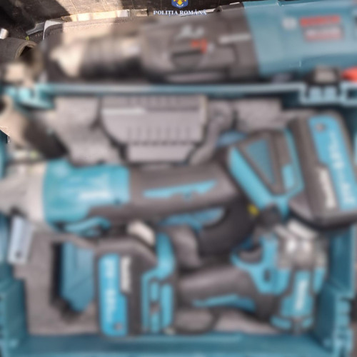 Bărbat și femeie din Ilfov, prinși în încercarea de a vinde produse cu mărci false în Neamț