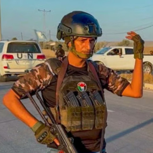 putere mică, sprijinită de israel. liderul acestei miliții, yasser abu shabab, promite că va învinge gruparea Hamas, deși are doar câteva sute de luptători și este disprețuit de palestinieni. recent, israelul a dezvăluit că a livrat arme de tip AK-47 și a permis luptătorilor lui abu shabab să acționeze în zone din Gaza unde palestinienii obișnuiau să nu aibă acces, scrie digi24.ro. potrivit analizelor, unele materiale de promovare ale grupării par prea bine realizate pentru un mic grup de luptători, ceea ce îi face pe mulți să susțină că aceștia primesc sprijin financiar din partea unor state arabe.