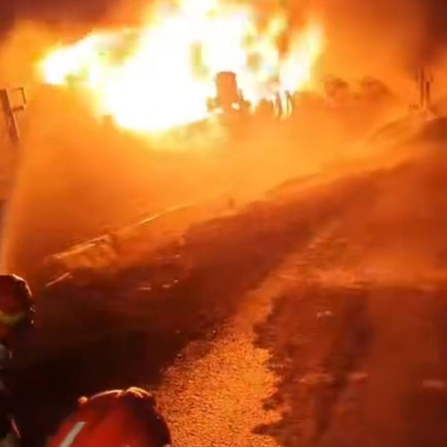 Autocisternă în flăcări, în Brăila - previne repetarea cuvintelor