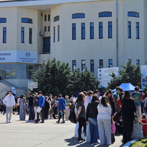 Tinerii premiați la olimpiade și concursuri la nivel național au fost sărbătoriți într-un eveniment organizat de Facultatea de Științe ale Naturii și Științe Agricole din Constanța