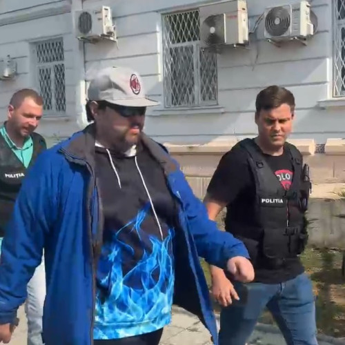 Poliția din Constanța investighează acuzații de violarea vieții private și hărțuire