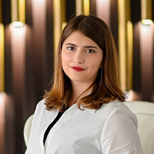 tânără studentă din constanța, cu media 10 la liceu, își împărtășește povestea de succes