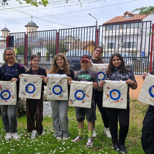 spectacol umanitar pentru copii cu probleme de nutriție în Constanța