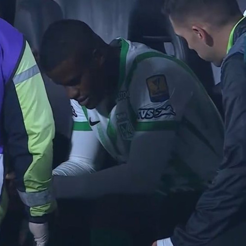 Fotbalistul columbian Andres Felipe Roman a leșinat pe teren în timpul meciului dintre Independiente Santa Fe și Atletico Nacional