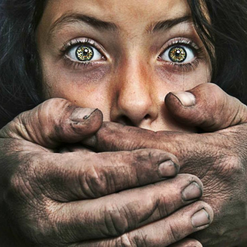 Titu, scena de agresiune sexuală asupra unei minore