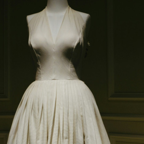 tunsoareța perfectă pentru evenimente speciale: rochii de ocazie și salopete elegante