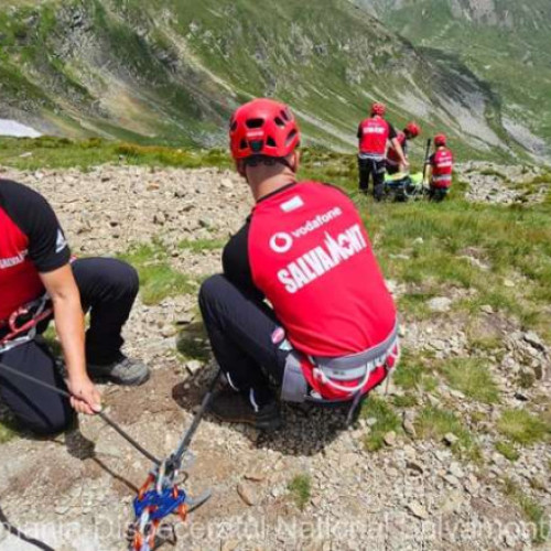 Trei ucraineni remarcați în munții Maramureșului, salvați după nouă ore de căutări