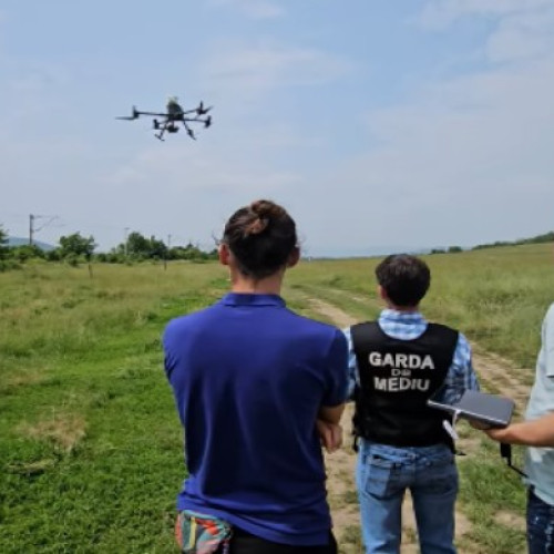 Drone inteligente pentru monitorizarea calității aerului, folosite de comisarii gărzii de mediu din Botoșani