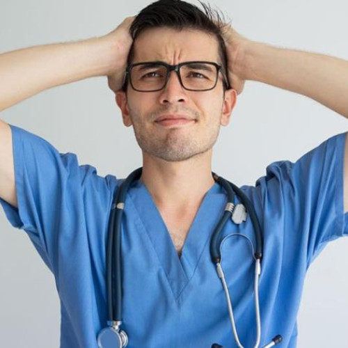 Rezidenți în medicină avertizează asupra realităților dure ale sistemului medical din România