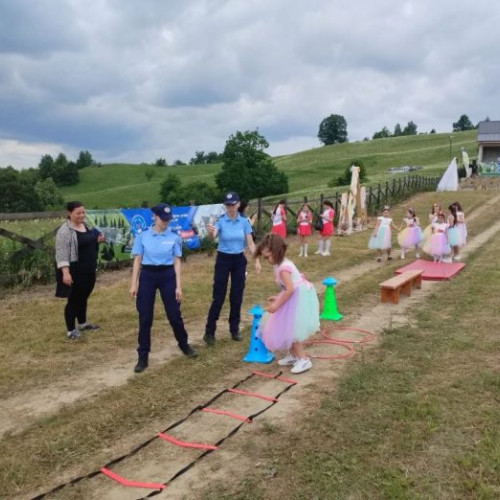 jandarmii vrânceni s-au alăturat inițiativei caritabile „Farcas for Hope” în comuna Reghiu, satul Farcas, în data de 14 iunie 2025. Potrivit vrancea24.ro, evenimentul a avut ca scop strângerea de fonduri pentru construirea Centrului Terapeutic pentru Autism „Sf. Stelian”.