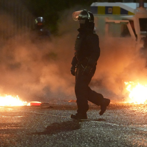 Violențe și tulburări în Irlanda de Nord în ciuda apelurilor la calm