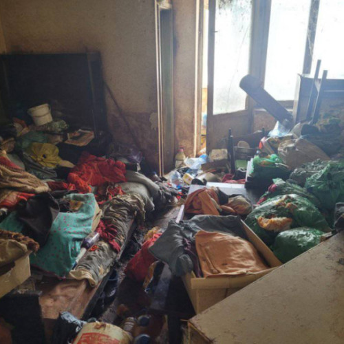 femeie de 65 de ani din Cluj-Napoca, considerată pericol pentru vecini din cauza situației insalubre a apartamentului, a câștigat dreptul de a fi ajutată la igienizarea locuinței
