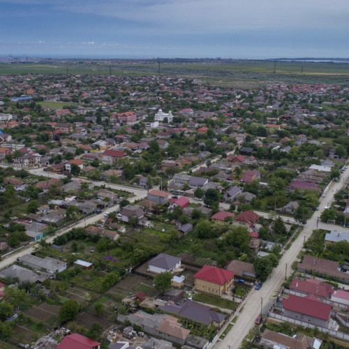 Teren și imobil din Cumpăna, supuse procesului de executare silită pentru o datorie de peste 110.000 de dolari