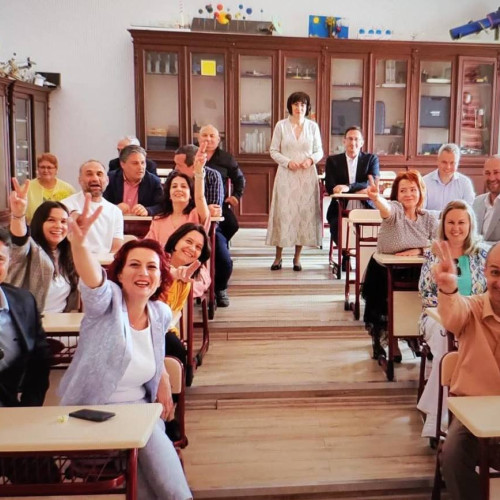 revedere memorabilă la colegiul național "ienachita văcărescu" după 30 de ani