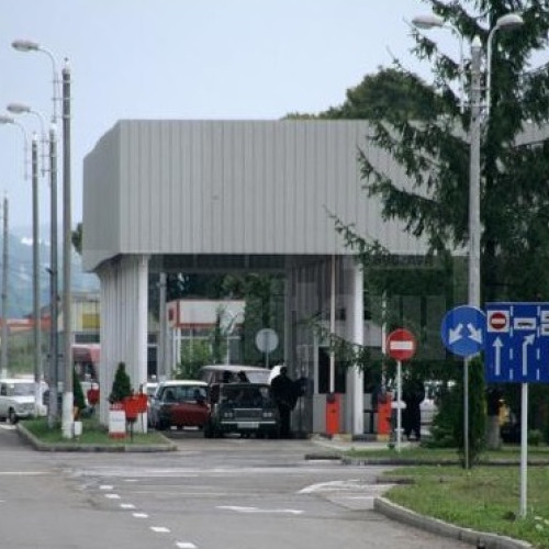 doi cetățeni din Ucraina au încercat să intre în România cu 1,4 milioane de dolari lipiți pe corp