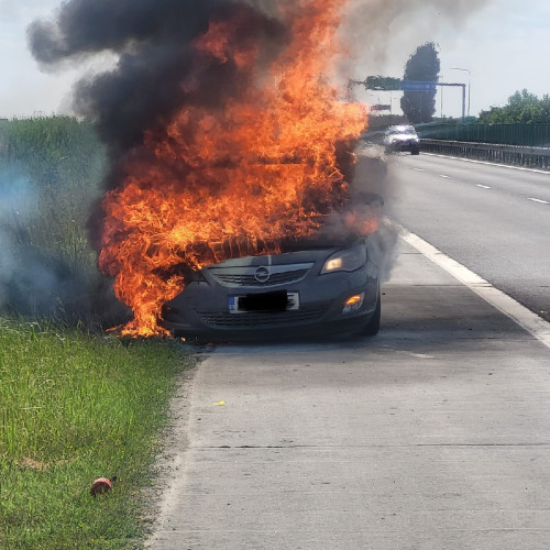 Incendiu stins rapid de pompieri într-o localitate din România