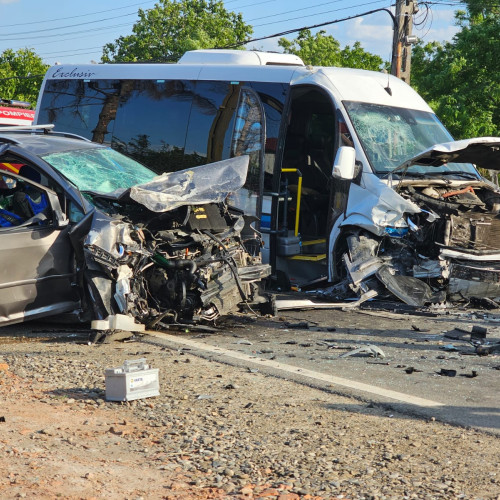 accident la vâculești cu zece victime, produs de un botosănean de 65 de ani