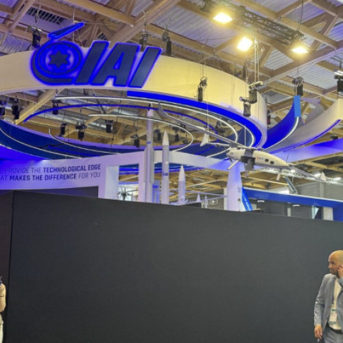 blockarea standurilor companiilor israeliene de armament la salonul aeronautic de la Paris