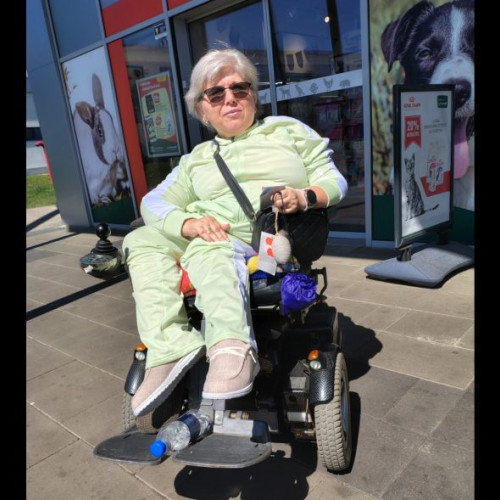 Femeie cu dizabilități locomotive face apel la autorități pentru condiții decente de locuit