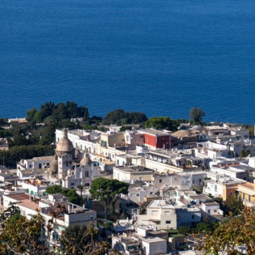 Primarul insulei Capri interzice promovarea meniurilor și ofertelor pe stradă