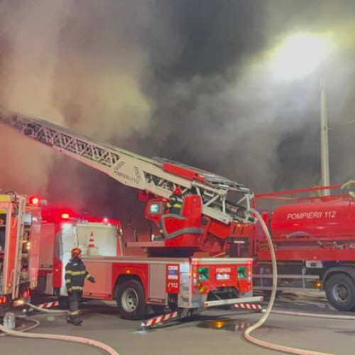 Incendiu major la un depozit din Galați