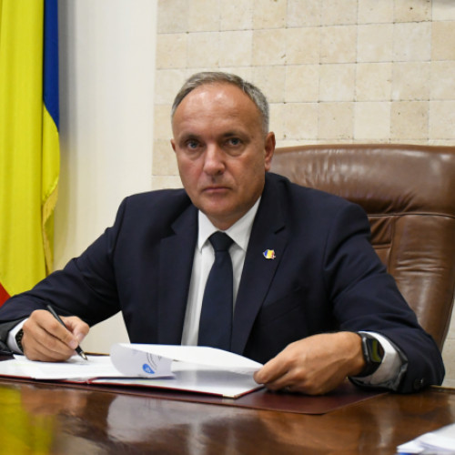 Prefectul Marcel Daniel Dragoș a emis o circulară pentru toate primăriile din județ, având în vedere creșterea temperaturilor, activitățile agricole în plină desfășurare și sezonul turistic de vară. În plus, aceasta vine ca urmare a numărului crescut de incendii de vegetație în ultima perioadă, menționează crisana.ro.